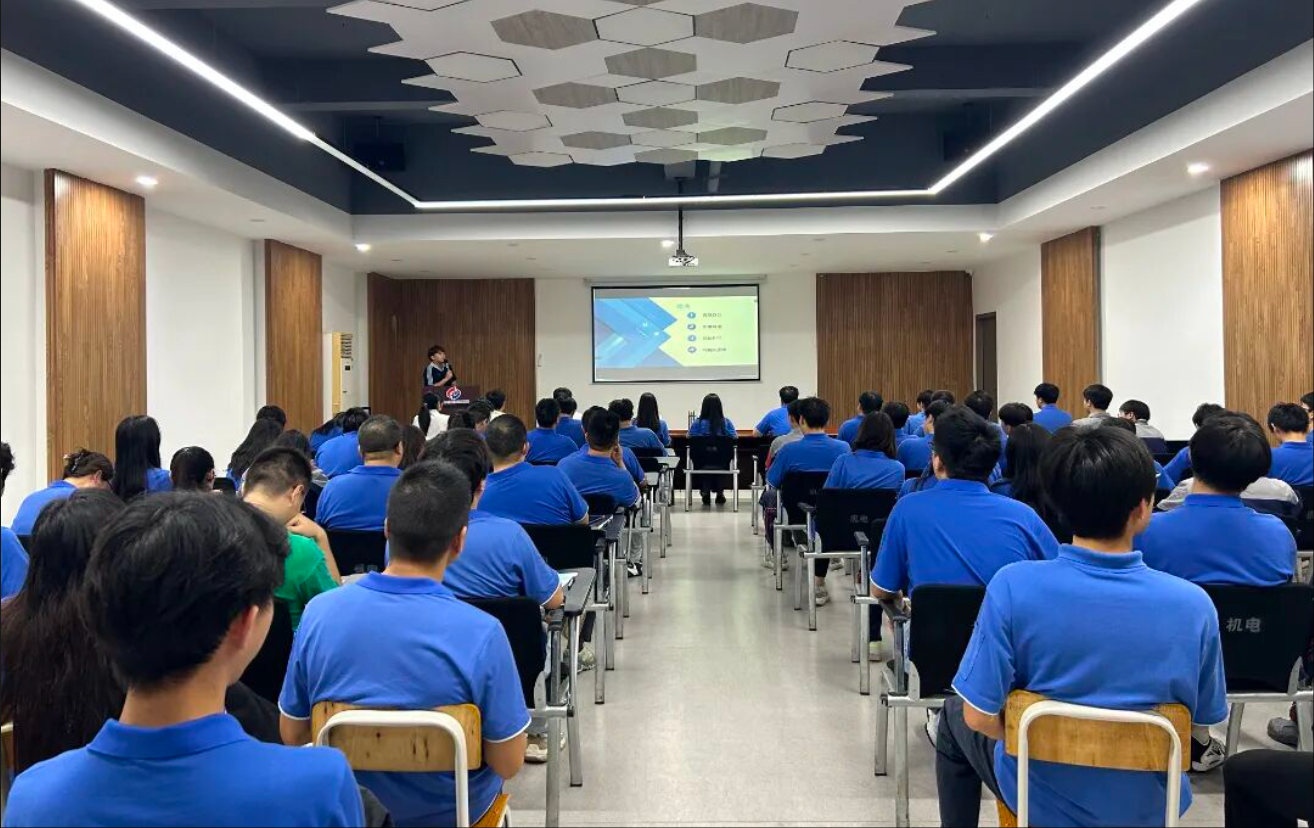 科技赋能・智领职场 —— 我司开展DeepSeek智能办公技能专项培训